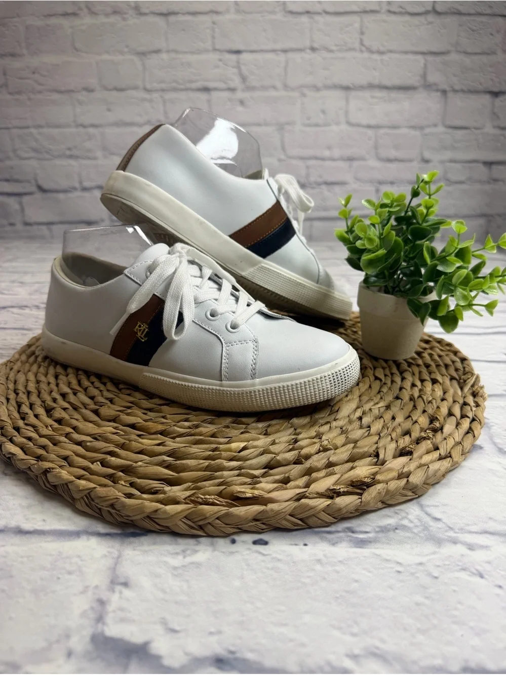 Ralph Lauren White Leather Sneakers w/Brown & Navy Stripe. Size 8. Preppy.